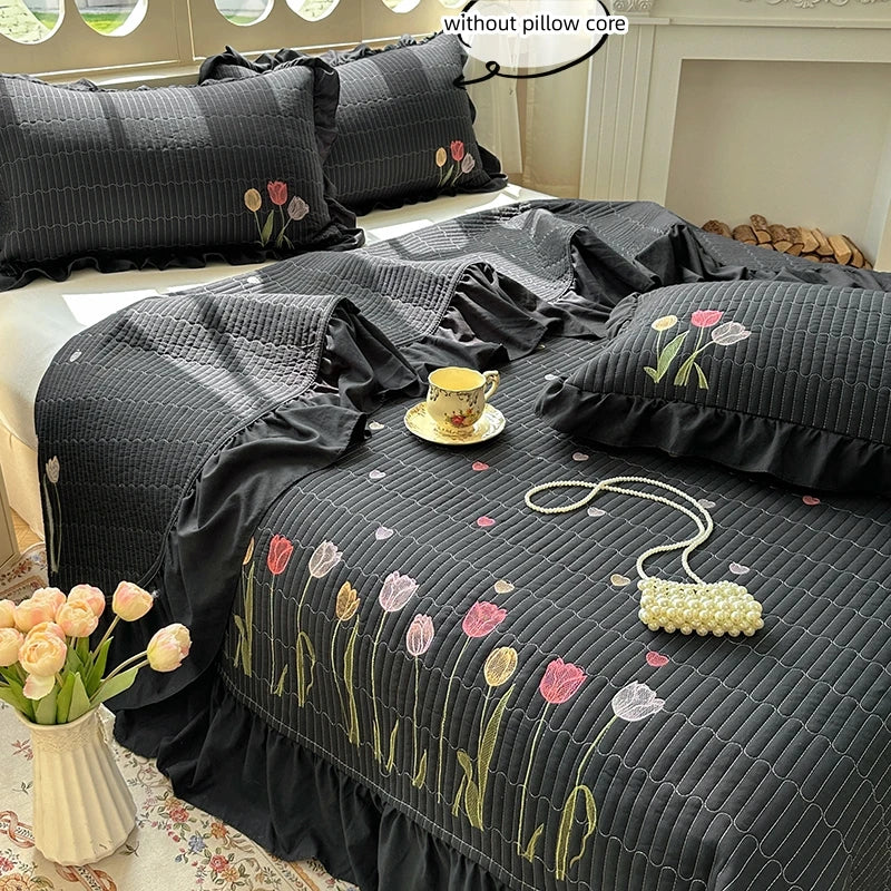 Quilt Bedding Set for All Seasons