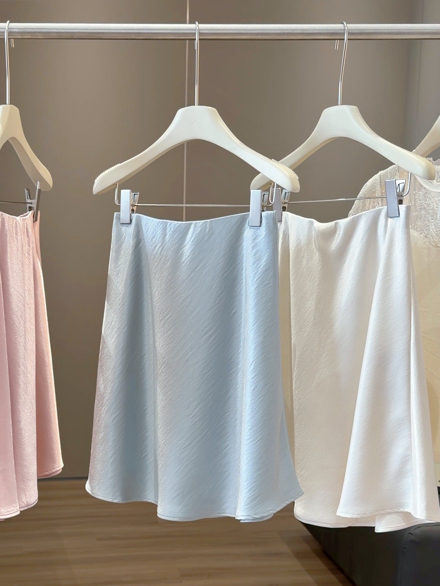 Graceful Satin Acetate Fishtail A Line Sheath Short Skirt