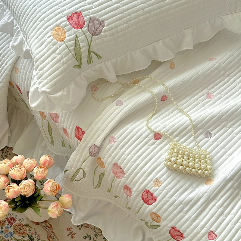 Quilt Bedding Set for All Seasons