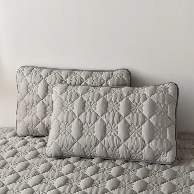 Thickened Quilted  Mattress Breathable Soft Bed Cover