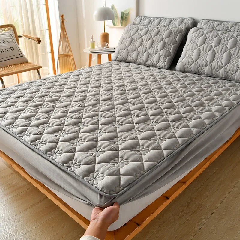 Thickened Quilted  Mattress Breathable Soft Bed Cover