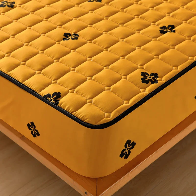 Thickened Quilted  Mattress Breathable Soft Bed Cover
