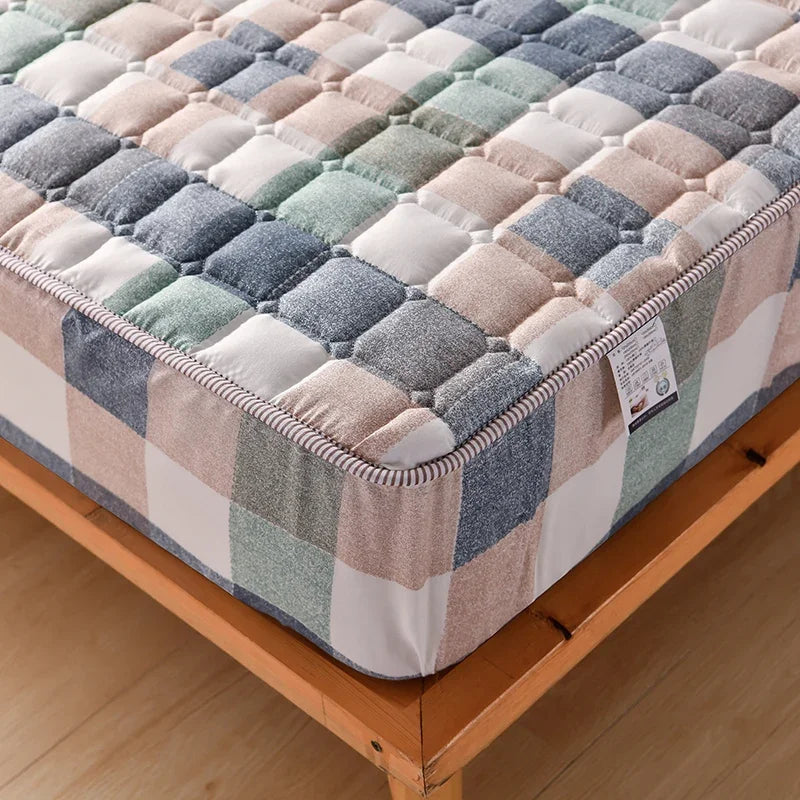 Thickened Quilted  Mattress Breathable Soft Bed Cover