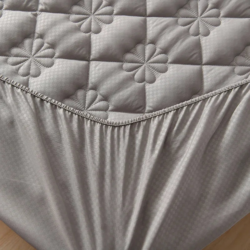 Thickened Quilted  Mattress Breathable Soft Bed Cover