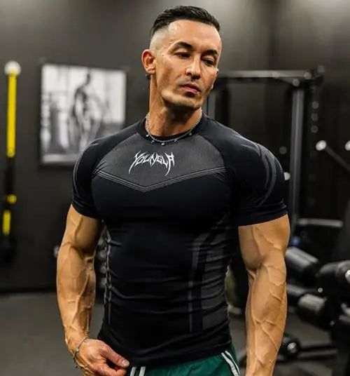 Men Quick Drying Breathable Stretch Tight Fitting T-Shirt