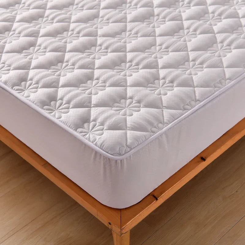 Thickened Quilted  Mattress Breathable Soft Bed Cover
