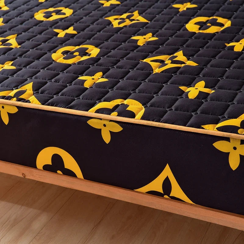 Thickened Quilted  Mattress Breathable Soft Bed Cover