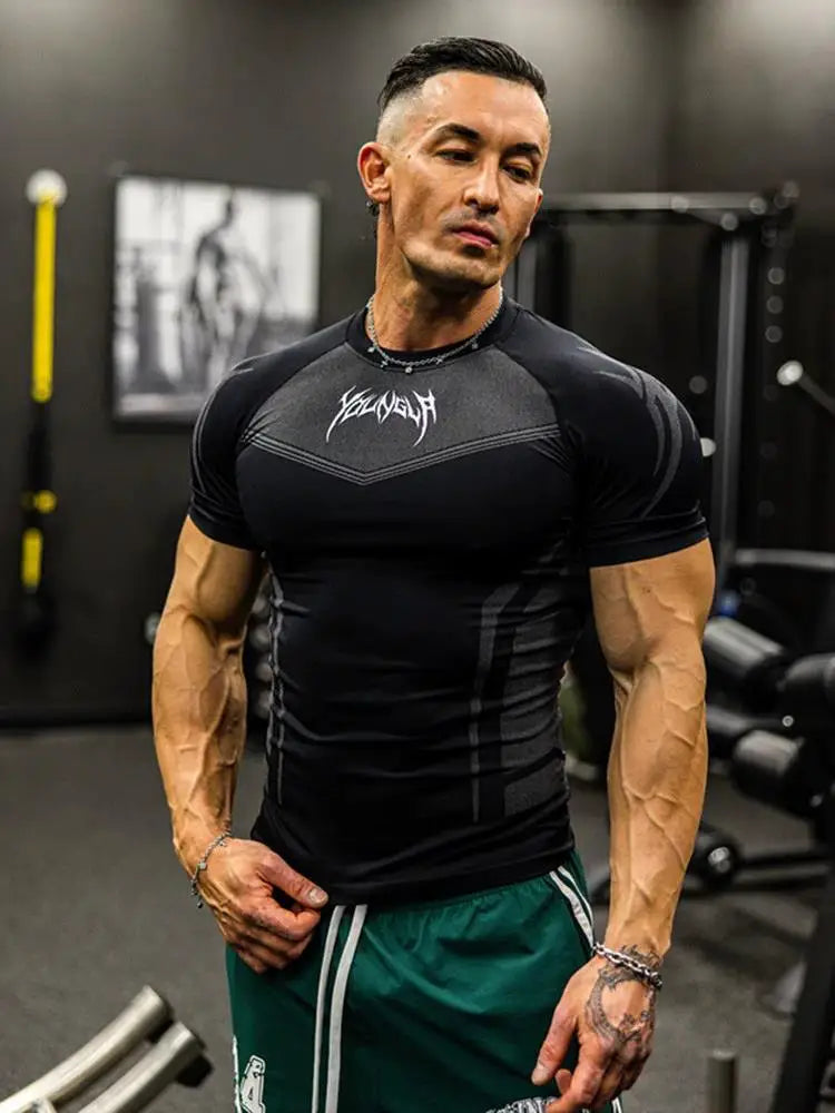 Men Quick Drying Breathable Stretch Tight Fitting T-Shirt