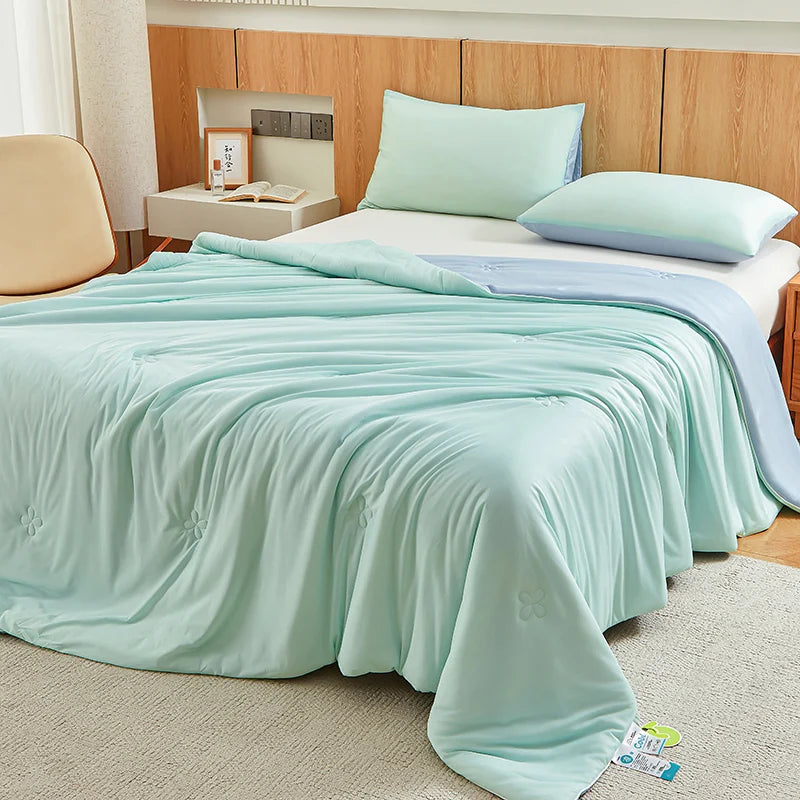 Super Soft Cooling Summer Quilt for Bed
