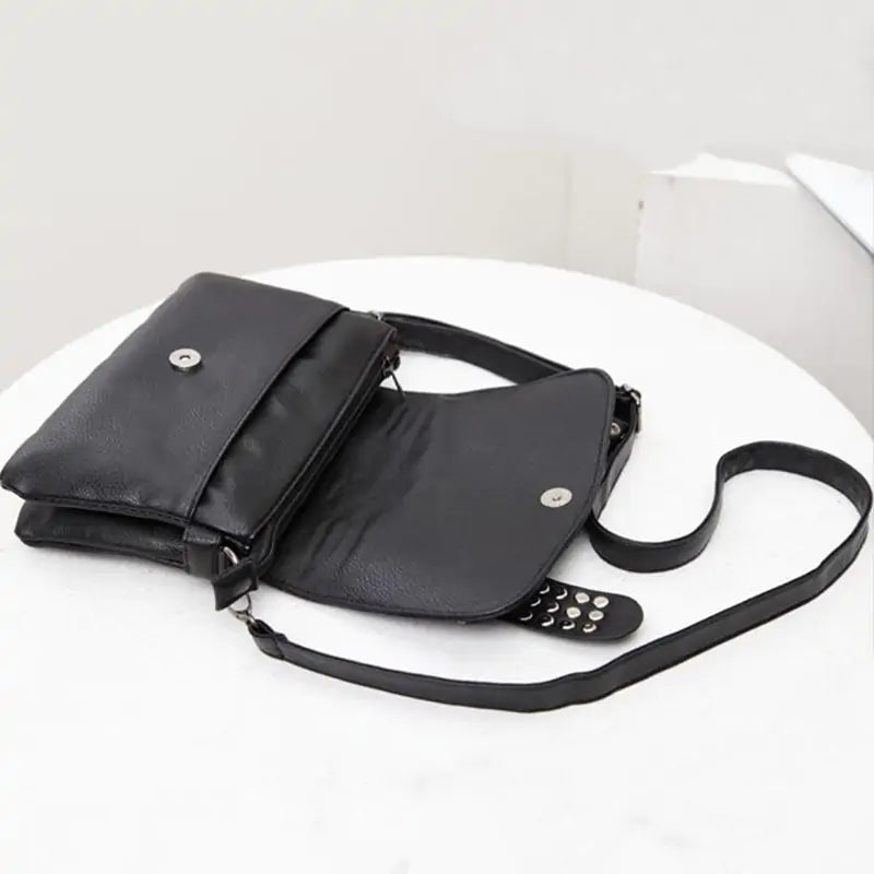 Modern Women's Leather Shoulder Bag - Venus Trendy Fashion Online